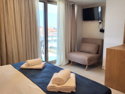 Theros Suite 2 4
